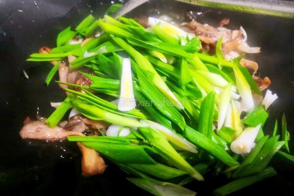 百合蘑菇炒肉片的做法图解12