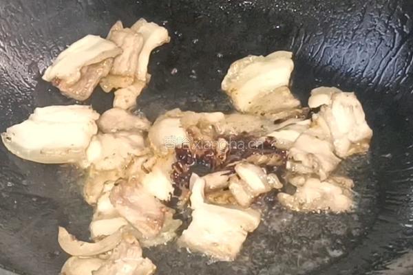蘑菇炒五花肉的做法图解5