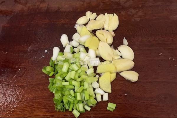 鱼头豆腐汤的做法图解2