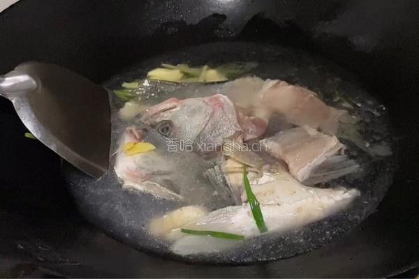 鱼头豆腐汤的做法图解5