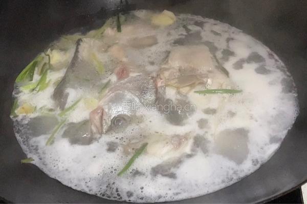 鱼头豆腐汤的做法图解6