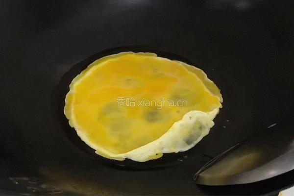 茭白炒鸡蛋的做法图解1