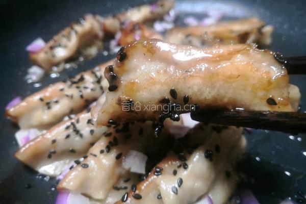 芝麻洋葱煎锅贴的做法图解4