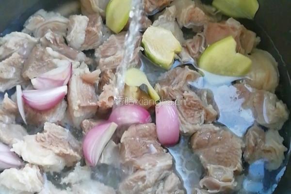 清炖牛肉南瓜的做法图解4