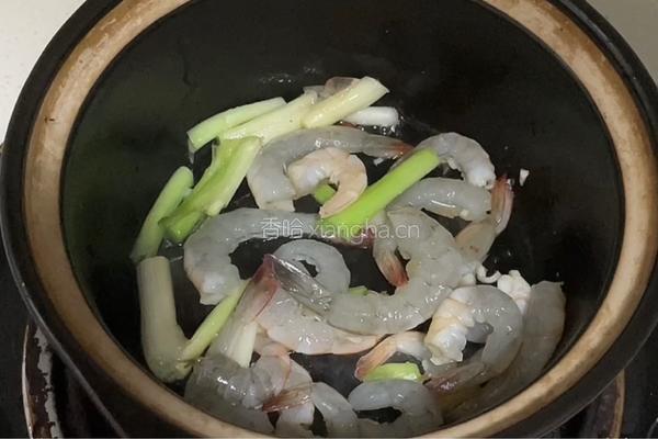番茄虾仁菇汤的做法图解3