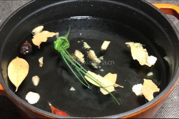酱炖牛脊骨的做法图解3