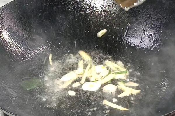 青菜炒霉豆渣的做法图解4