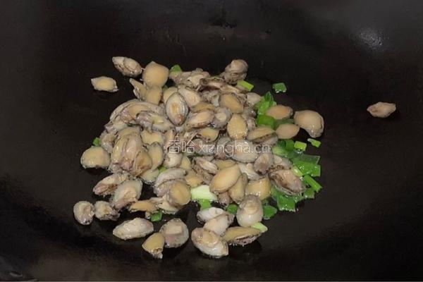 小鲍鱼芋头粥的做法图解4