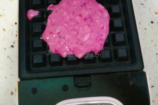香蕉火龙果鸡蛋饼的做法图解7