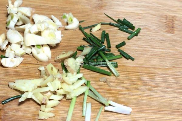 豌豆米炒肉的做法图解4