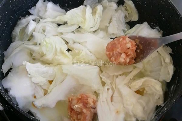 肉丸子鸡蛋热汤面的做法图解4