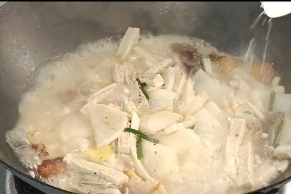 萝卜鱼肉汤的做法图解8