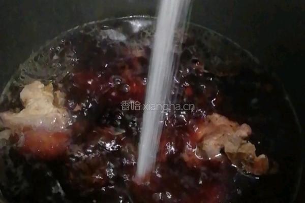 黑玉米猪骨汤的做法图解6