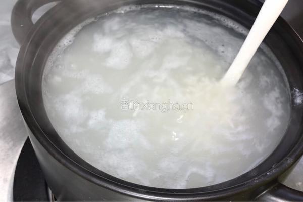 豌豆肉末粥的做法图解2