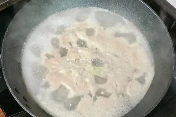 玉米萝卜排骨汤的做法图解4