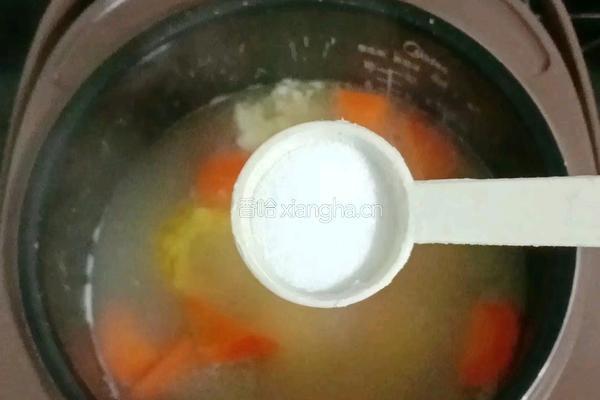 玉米萝卜排骨汤的做法图解11