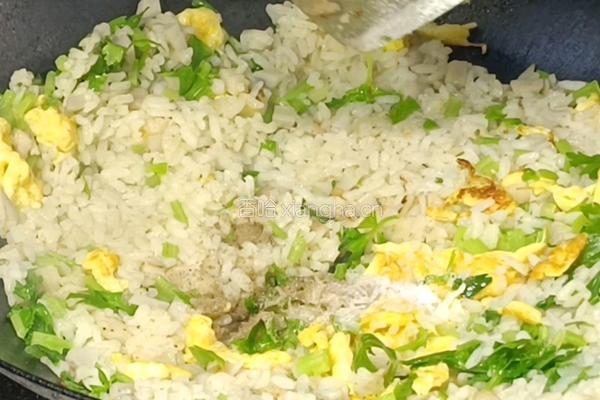 莲藕芹菜蛋炒饭的做法图解10