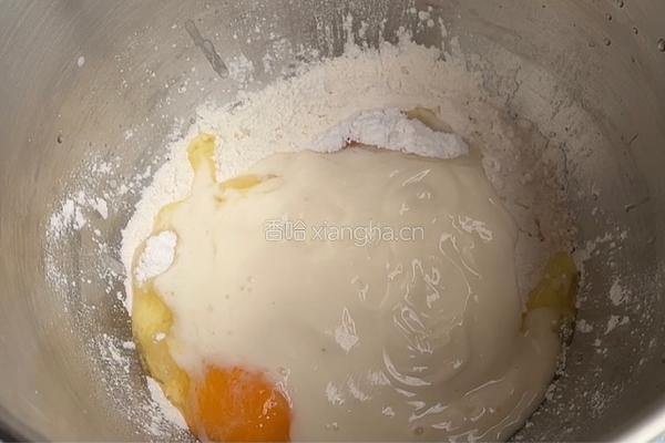 淡奶油餐包的做法图解2