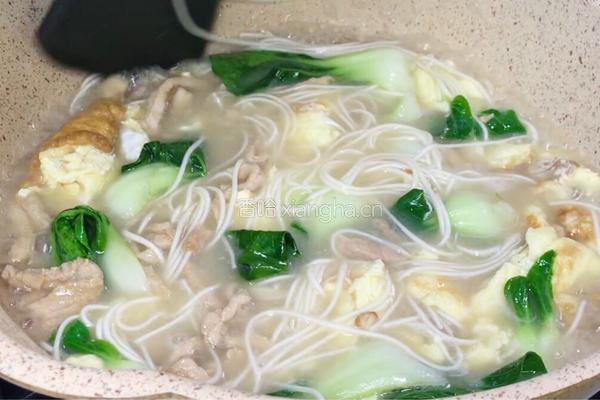 青菜鸡蛋肉丝汤面的做法图解9