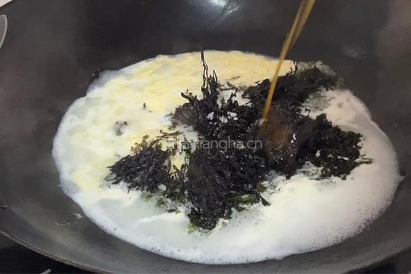 紫菜蛋花汤的做法图解5