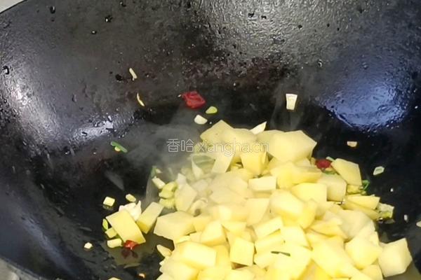 酸辣土豆藕丁的做法图解5