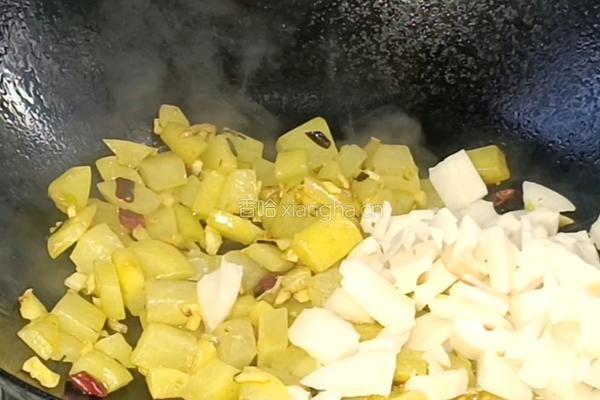 酸辣土豆藕丁的做法图解6