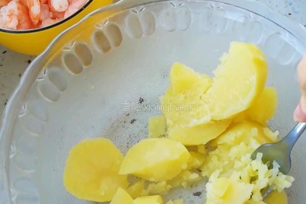 土豆泥沙拉的做法图解1