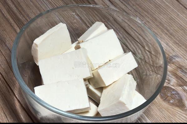 平菇豆腐清炖鱼汤的做法图解4