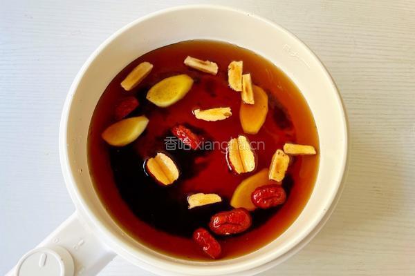 红糖姜枣奶茶的做法图解4