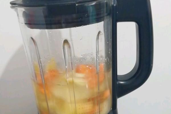 胡萝卜苹果汁的做法图解3