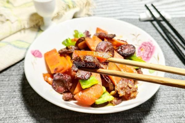 胡萝卜炒香肠的做法图解11