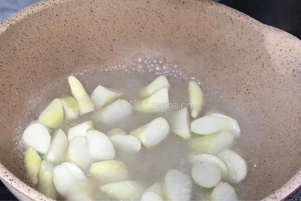 茄子茭白炖肉的做法图解7