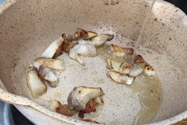 茄子茭白炖肉的做法图解8