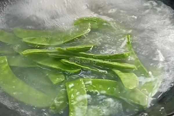 荷兰豆炒藕片的做法图解6