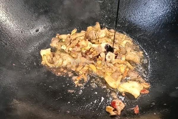 茄子茭白烧肉的做法图解8