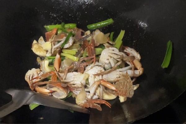 炒螃蟹的做法图解4