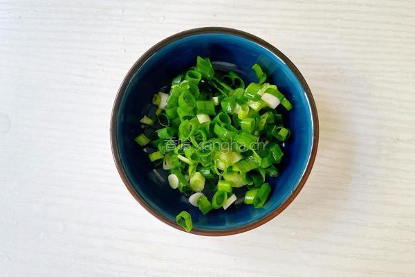牛肉芹菜饺子的做法图解3