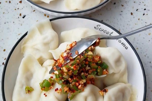 油泼饺子的做法图解3