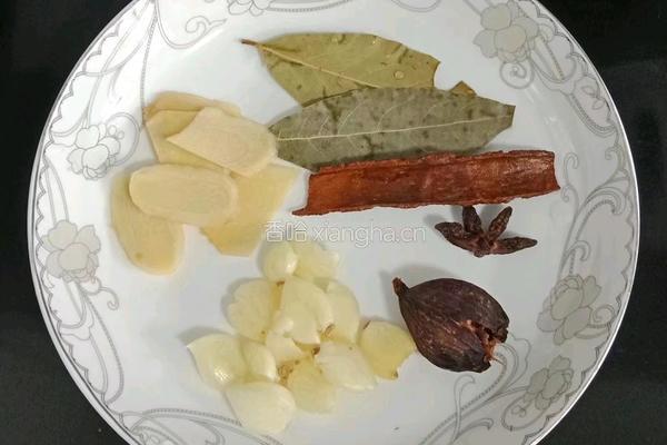 板栗玉米烧鸭的做法图解7
