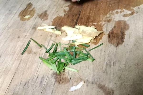 香肠炒藕片的做法图解4
