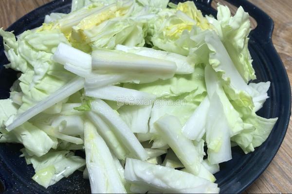 麻辣白菜的做法图解1