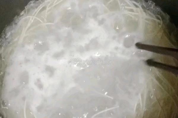 香菇肉酱拌面的做法图解2