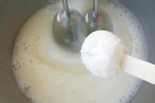 戚风小蛋糕的做法图解5
