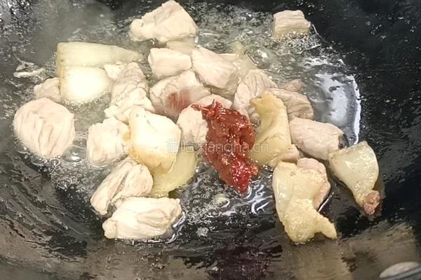 五花肉焖莲藕的做法图解5