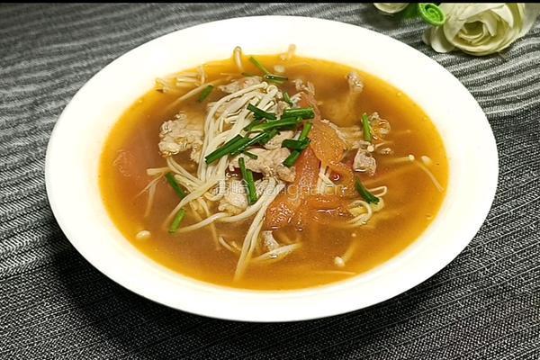 金针菇番茄肉片汤的做法图解11