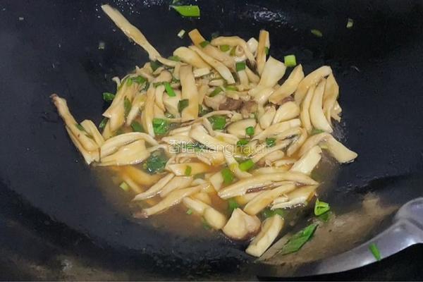 手撕杏鲍菇的做法图解8