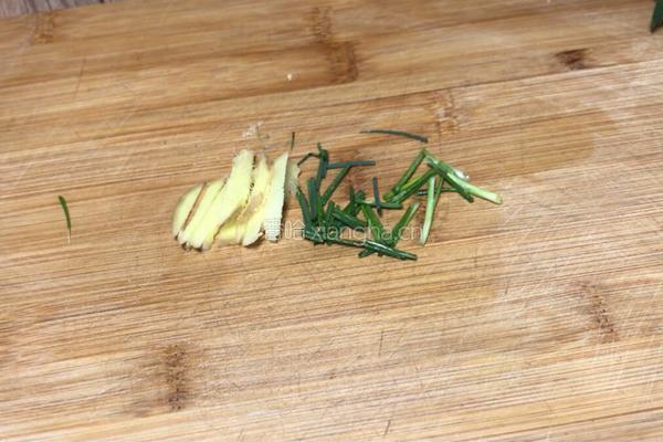 金针菇番茄鸡蛋汤的做法图解5