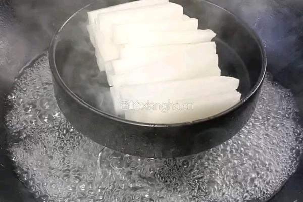 清蒸枸杞萝卜条的做法图解2