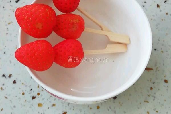 巧克力草莓的做法图解1