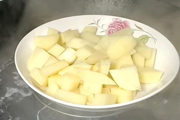 西兰花土豆泥圣诞树的做法图解4